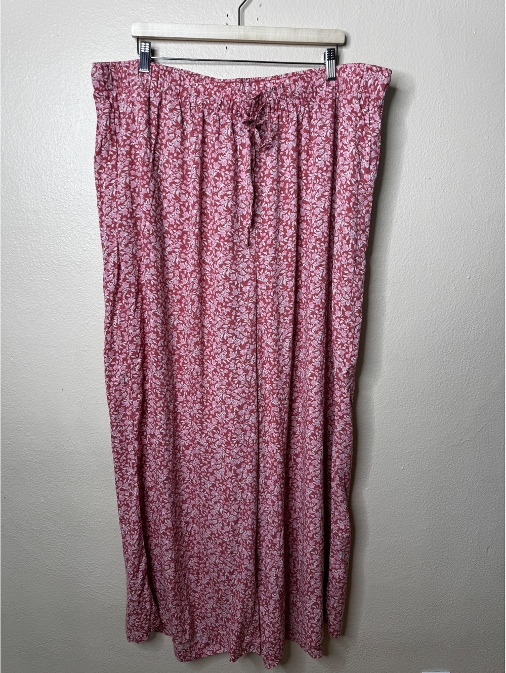 Torrid Women’s 3R Wide Leg Pants Dusty Coral Floral Pull-On High Rise NWT